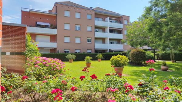 T2 avec Balcon et place de parking, au parc des provinces, dans résidence sécurisée