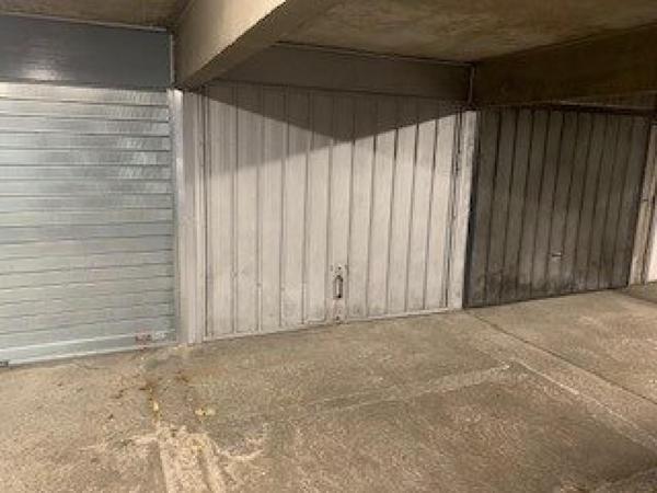 GARAGE LYON 02