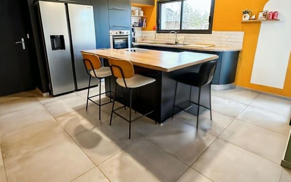 Maison à vendre    5 pièces • 155 m2 Revelles