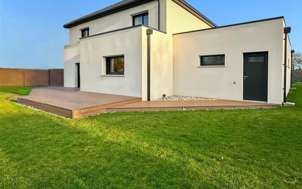 Maison à vendre    5 pièces • 155 m2 Revelles