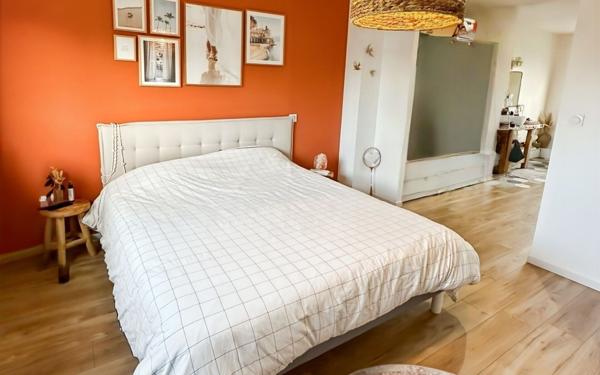 Maison à vendre    5 pièces • 155 m2 Revelles