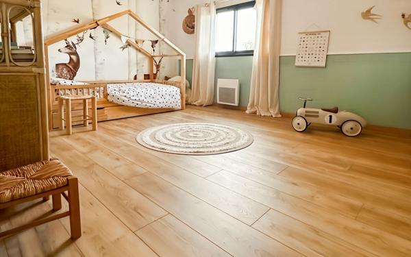 Maison à vendre    5 pièces • 155 m2 Revelles