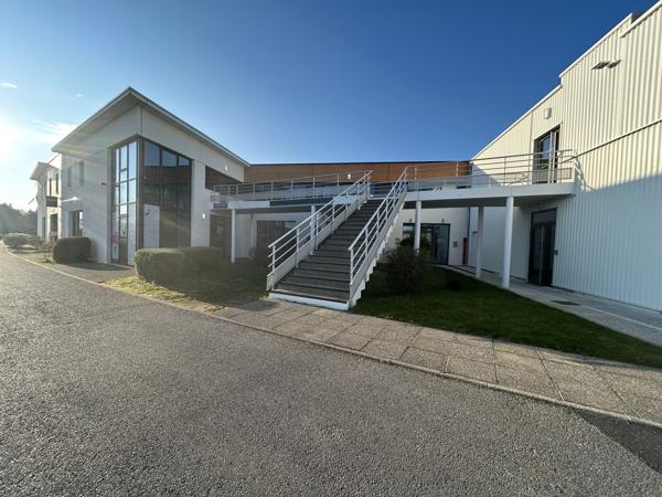 VENTE - LOCATION BUREAUX NEUFS - PARKING - PORNIC - 113 - - 75 m2