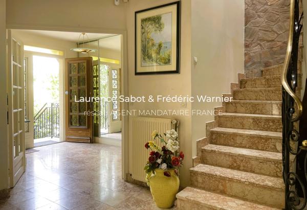 Immobilier Rueil-Malmaison (92500) – Maison 215.9m2 – 1 350 000 €