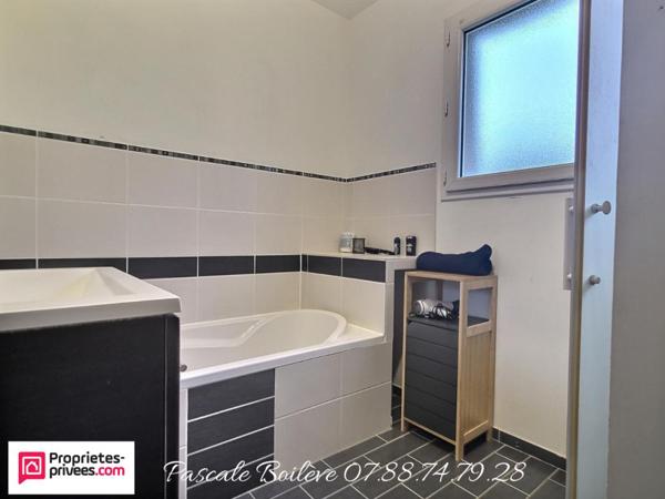 Pavillon de plain-pied 100 m²  - VERNANTES (49390)