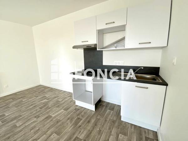 Location Appartement 3 pièces 67.5 m² - 4 RUE JEAN JAURES Colombelles 14460