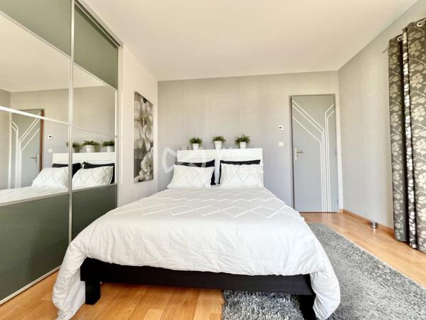 Villa de type 5 de plain-pied, 133 m2 habitables, dépendance, jardin de 2100 m2.
