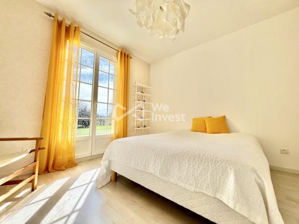 Villa de type 5 de plain-pied, 133 m2 habitables, dépendance, jardin de 2100 m2.