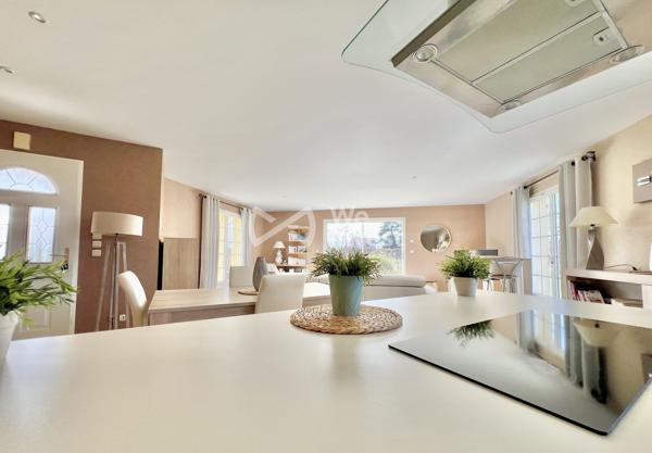Villa de type 5 de plain-pied, 133 m2 habitables, dépendance, jardin de 2100 m2.