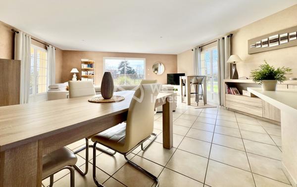 Villa de type 5 de plain-pied, 133 m2 habitables, dépendance, jardin de 2100 m2.