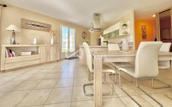 Villa de type 5 de plain-pied, 133 m2 habitables, dépendance, jardin de 2100 m2.