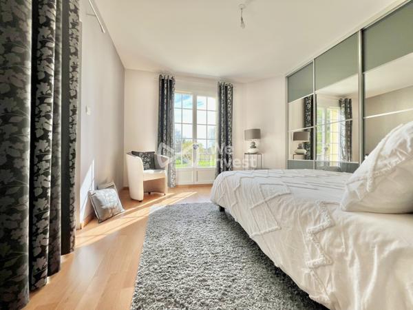 Villa de type 5 de plain-pied, 133 m2 habitables, dépendance, jardin de 2100 m2.