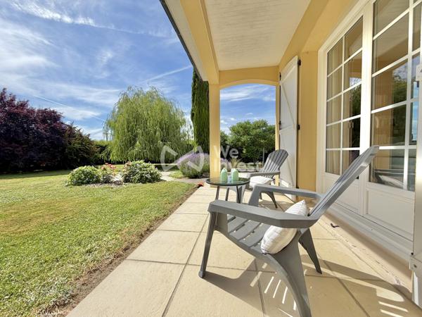 Villa de type 5 de plain-pied, 133 m2 habitables, dépendance, jardin de 2100 m2.
