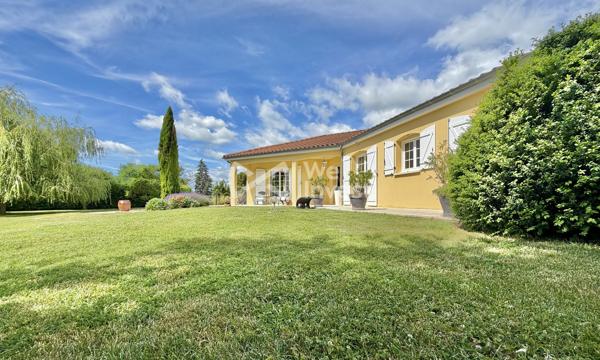 Villa de type 5 de plain-pied, 133 m2 habitables, dépendance, jardin de 2100 m2.
