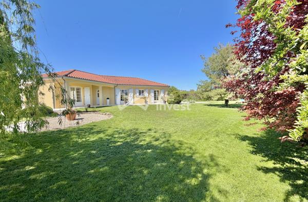 Villa de type 5 de plain-pied, 133 m2 habitables, dépendance, jardin de 2100 m2.