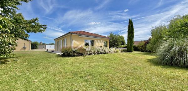 Villa de type 5 de plain-pied, 133 m2 habitables, dépendance, jardin de 2100 m2.