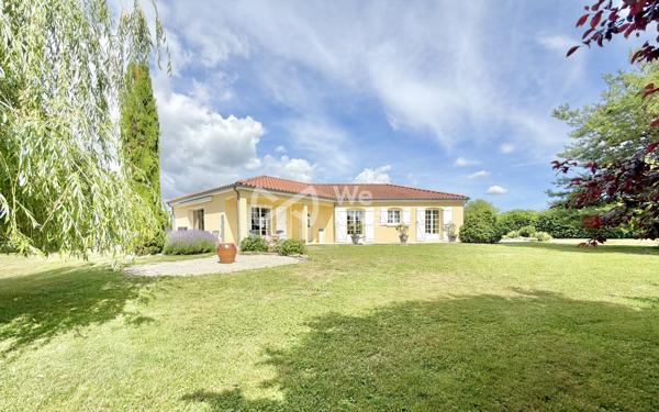 Villa de type 5 de plain-pied, 133 m2 habitables, dépendance, jardin de 2100 m2.