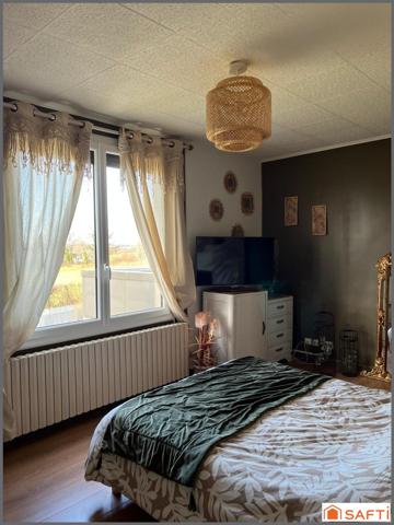 Maison lumineuse, équipements de qualité et piscine