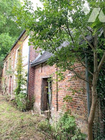 A vendre - Maison ancienne à rénover sur plus d'1.3 hectare - La Vaupalière