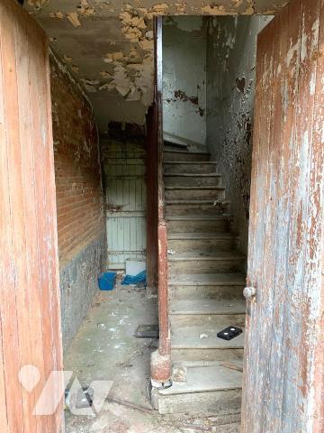 A vendre - Maison ancienne à rénover sur plus d'1.3 hectare - La Vaupalière