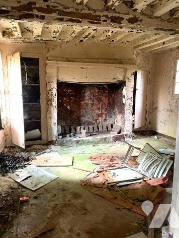 A vendre - Maison ancienne à rénover sur plus d'1.3 hectare - La Vaupalière