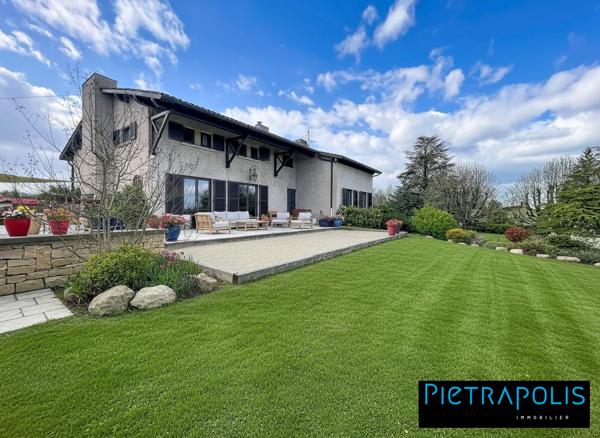 BELLEVILLE CENTRE VILLE A PIED GRANDE VILLA FAMILIALE 280 M2 HAB 2030 M2 DE TERRAIN