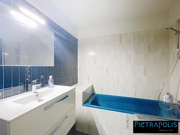 BELLEVILLE CENTRE VILLE A PIED GRANDE VILLA FAMILIALE 280 M2 HAB 2030 M2 DE TERRAIN
