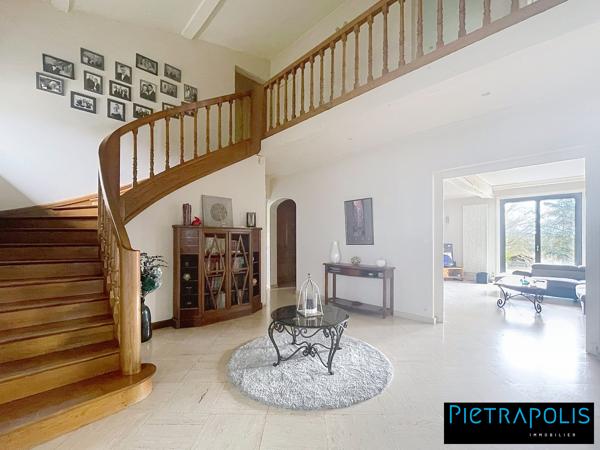 BELLEVILLE CENTRE VILLE A PIED GRANDE VILLA FAMILIALE 280 M2 HAB 2030 M2 DE TERRAIN
