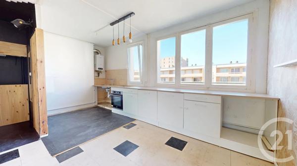 Appartement F4 à vendre  4 pièces - 63 m 2   ST QUENTIN  - 02