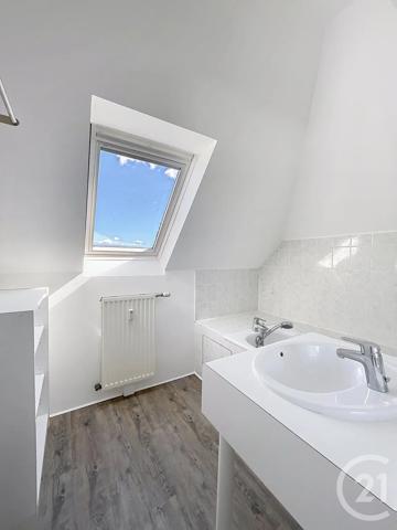 Appartement à vendre  2 pièces - 39,25 m 2   COMPIEGNE  - 60