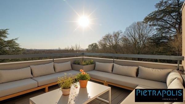 Duplex lumineux avec vaste séjour & terrasse S/O – Vue dégagée sur parc arboré