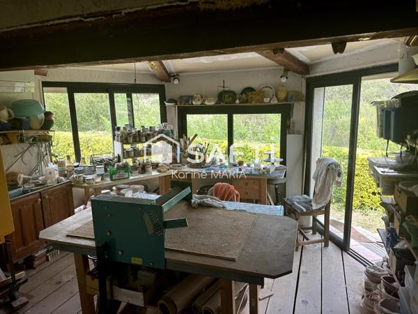 13400 - AUBAGNE - Propriété de 242 m2 sur un terrain plat de 4643 m2 avec dépendances, piscine et garage