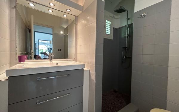 Maison à vendre    5 pièces • 93,87 m2 Saint-François