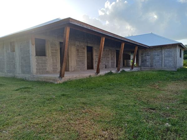TERRAIN - VILLA T5/6 A TERMINER D'AMENAGER