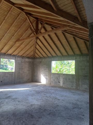 TERRAIN - VILLA T5/6 A TERMINER D'AMENAGER