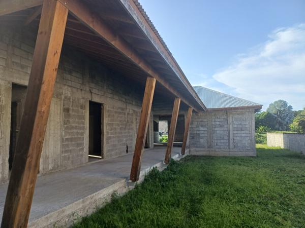 TERRAIN - VILLA T5/6 A TERMINER D'AMENAGER