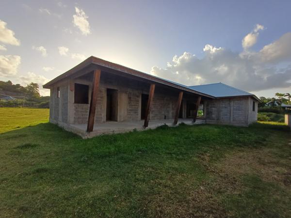 TERRAIN - VILLA T5/6 A TERMINER D'AMENAGER