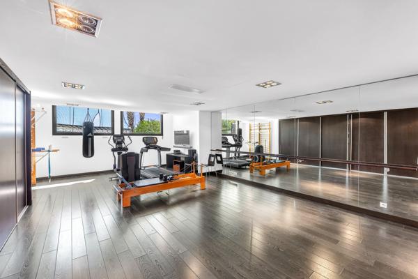 Vente Maison contemporaine Roquebrune-Cap-Martin 10 Pièces 580 m²