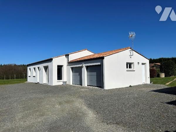Maison récente de 2021 – Lumineuse avec grand terrain
