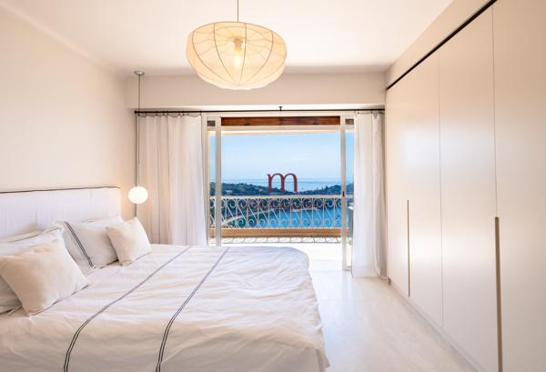 Appartement à VILLEFRANCHE SUR MER (06230)