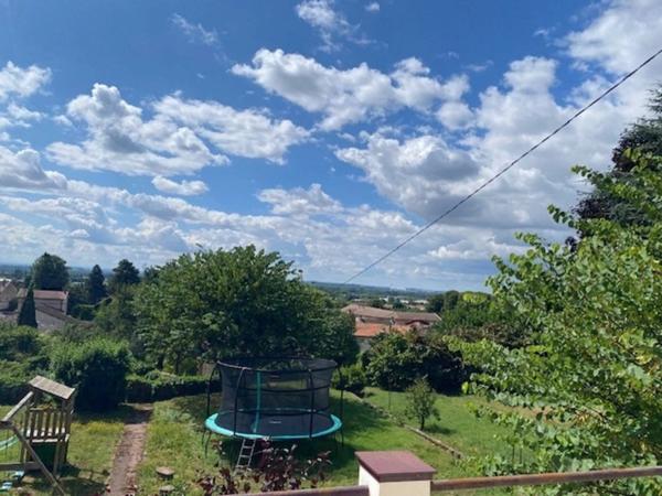 Dpt Ain (01), à vendre BEYNOST terrain vue panormique de 975m² constructible quartier mairie eglise