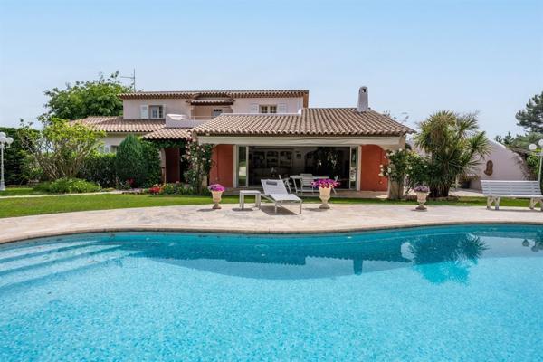Vente Villa de luxe Le Rouret 7 Pièces 301 m²