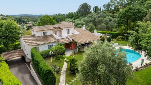 Vente Villa de luxe Le Rouret 7 Pièces 301 m²
