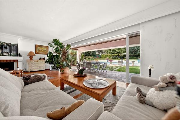 Vente Villa de luxe Le Rouret 7 Pièces 301 m²
