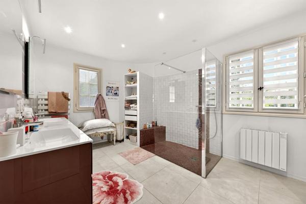 Vente Villa de luxe Le Rouret 7 Pièces 301 m²