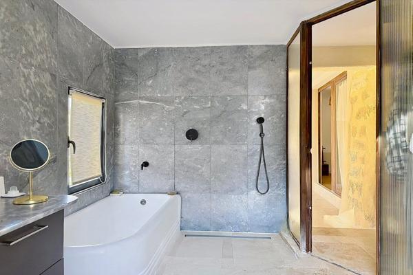 Vente Maison de luxe Uzès 10 Pièces 300 m²