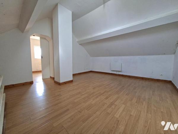 Maison semi-mitoyenne, 1 chambre, 1 bureau, jardin