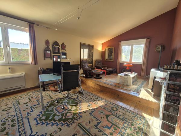 Villa 4 faces sur 3300 m² de terrain !