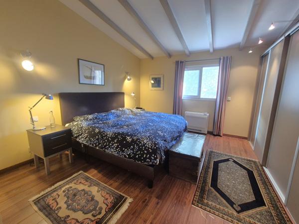 Villa 4 faces sur 3300 m² de terrain !