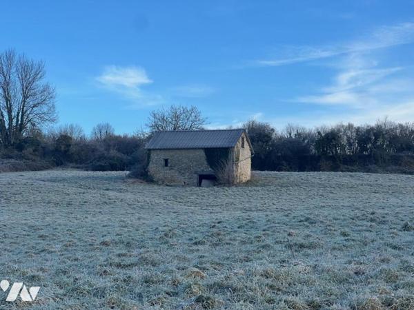 VIMOUTIERS PARCELLE D'HERBAGE avec bâtiment 29.742m²